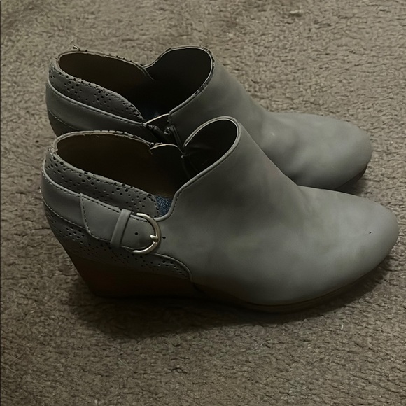 Dr. Scholl's Shoes - Dr. Scholl's Gray Wedge Ankle Booties